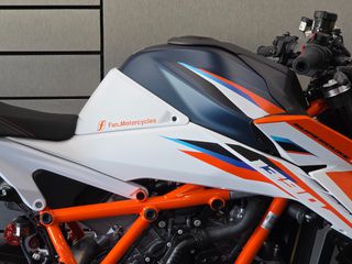 KTM 1390 Super Duke R 2026 RR EDITION-thumb-2