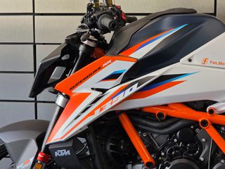 KTM 1390 Super Duke R 2026 RR EDITION-thumb-11