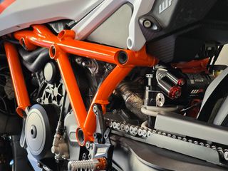 KTM 1390 Super Duke R 2026 RR EDITION-thumb-16