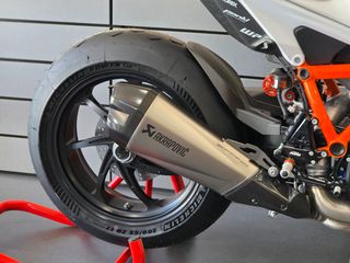 KTM 1390 Super Duke R 2026 RR EDITION-thumb-17