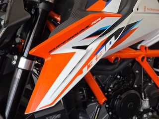 KTM 1390 Super Duke R 2026 RR EDITION-thumb-19