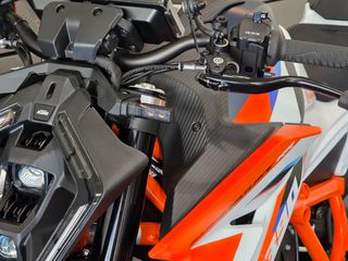 KTM 1390 Super Duke R 2026 RR EDITION-thumb-23