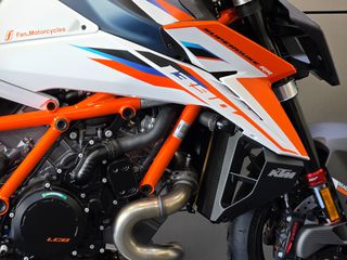 KTM 1390 Super Duke R 2026 RR EDITION-thumb-26