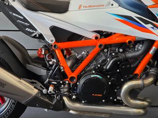 KTM 1390 Super Duke R 2026 RR EDITION-thumb-31
