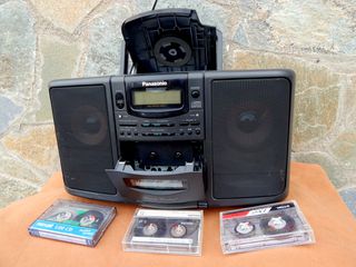 Panasonic RX-DS303. CD. RADIO. CASSETA.