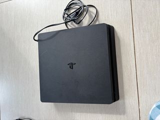 Play station 4-thumb-2