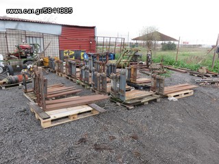 Φορτωτές John Deere 2010 ΠΙΡΟΥΝΕΣ ΓΙΑ ΚΛΑΡΚ ΔΙΑΦΟΡΕΣ