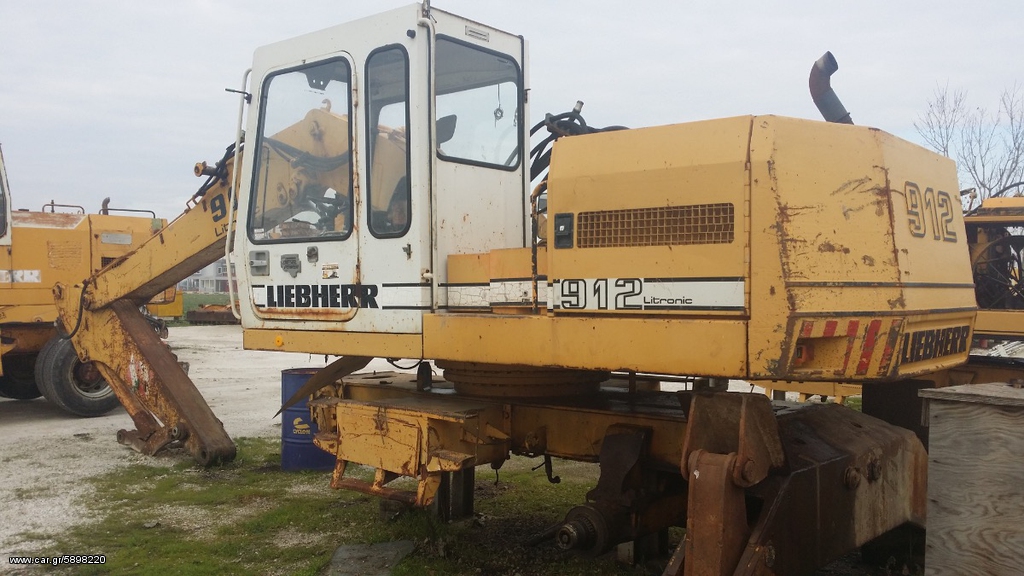 Εκσκαφέας Με Λάστιχα Liebherr 1981 A 922