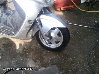 Polite gia antalaktika komati komati burgman 400-250 modelo2002-thumb-3