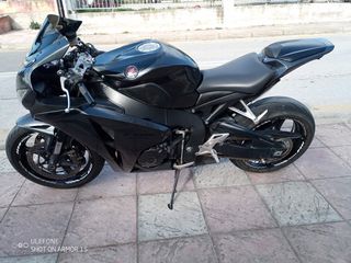 Honda CBR 1000RR 2011 ABS-thumb-2