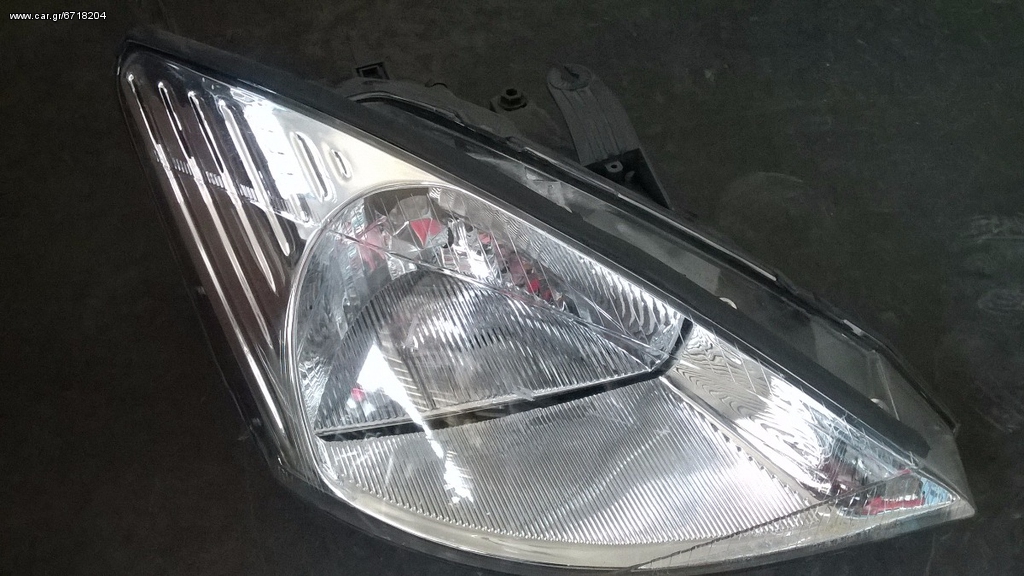 Ford Focus 99 φανάρι εμπρός δεξί.