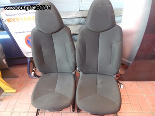 AYGO- C1- 107   3ΘΥΡΑ ΚΑΘΙΣΜΑΤΑ-thumb-1