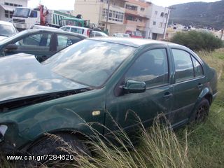 VOLKSWAGEN BORA  2001   1595cc-thumb-1