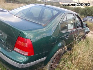 VOLKSWAGEN BORA  2001   1595cc-thumb-2