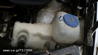 ΔΟΧΕΙΟ ΝΕΡΟΥ ΓΙΑ ΥΑΛΟΚΑΘΑΡΙΣΤΗΡΕΣ ΑΠΟ MERCEDES VITO 108 ΜΕ ΤΟ ΜΟΤΕΡ