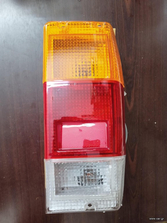 NISSAN VANETTE C120 C220 ΠΙΣΩ ΦΑΝΑΡΙ ΔΕΞΙ