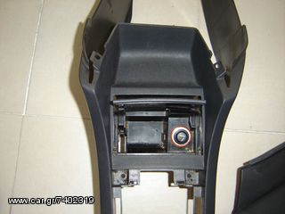 ΚΟΝΣΟΛΑ SEAT IBIZA 2006-thumb-1
