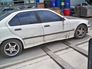 BMW E36 4DOOR-thumb-17