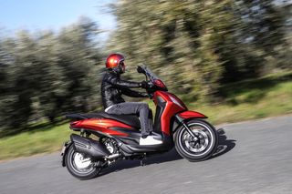 Piaggio Beverly 400 2026 BEVERLY ABS ΣΑΝΤΟΡΙΝΗ-thumb-3