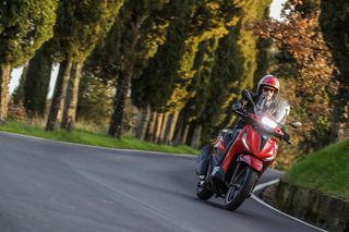 Piaggio Beverly 400 2026 BEVERLY ABS ΣΑΝΤΟΡΙΝΗ-thumb-6