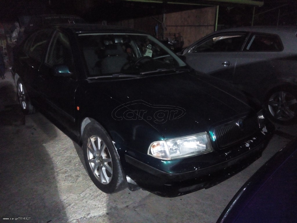 SKODA OCTAVIA 4 ΜΟΥΡΗ ΚΟΜΠΛΕ