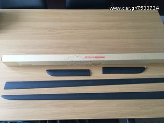 Προστατευτικα τριμ (φιλετα) TOYOTA AURIS 3d-thumb-1
