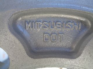 mitsubishi L200-thumb-27