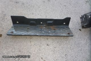 Nissan Vanette Cargo C23 σκαλοπάτι πίσω προφυλακτήρα