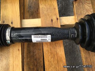 RANGE ROVER-BMW X5   4.4L  2004  RIGHT HAND FRONT AXLE SHAFT IED 500020 