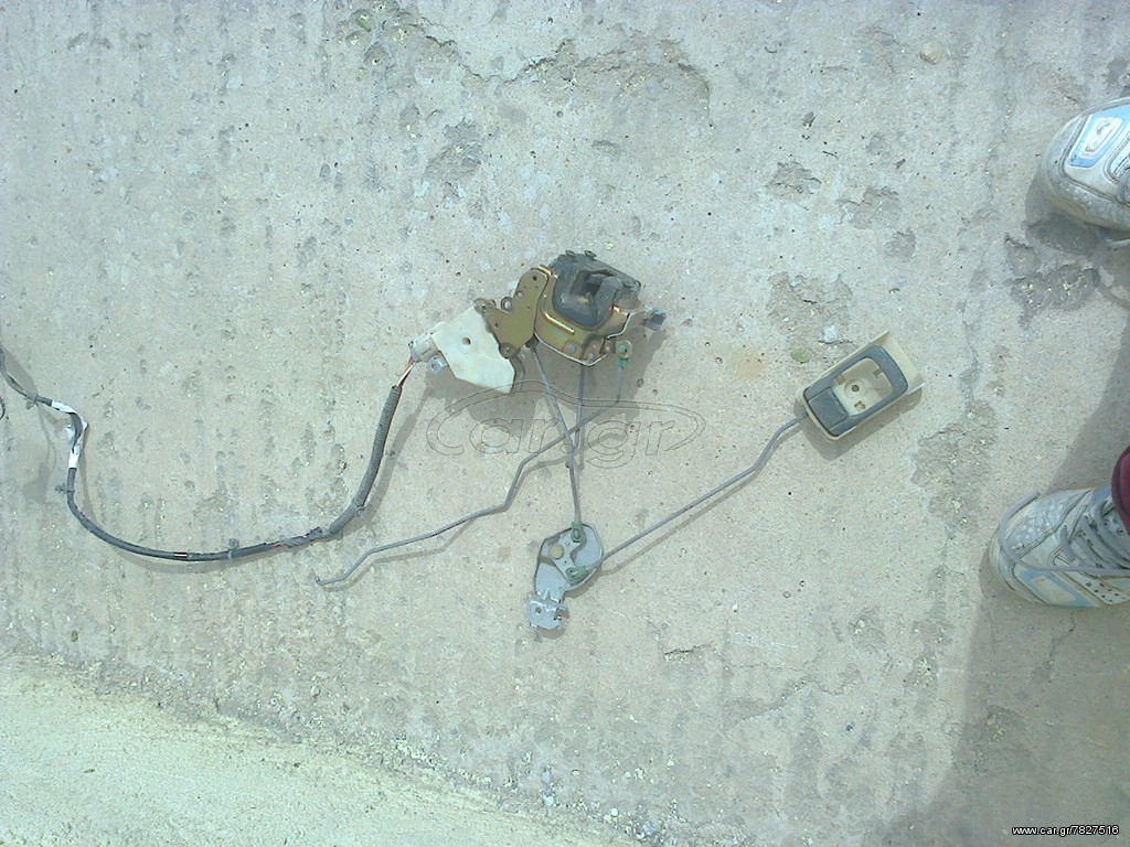 ΠΩΛΕΙΤΑΙ ΚΛΕΙΔΑΡΙΑ ΑΠΟ ΝΙΣΣΑΝ ΑΛΜΕΡΑ 2001