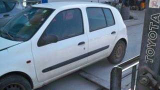 RENAULT CLIO 04'-thumb-8