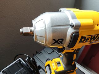 ΝΕΟ!!ΠΡΟΣΦΟΡΑ Μπουλουνοκλειδο μπαταριας DEWALT 18V 2 X ΜΠΑΤΑΡΙΕΣ 5Ah ΡΟΠΗ 1396Nm-ΞΕΣΦΙΓΜΑ 1898Nm!!! BRUSHLESS-thumb-2
