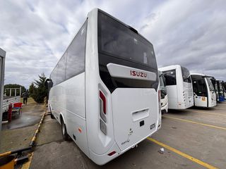 Isuzu 2025-thumb-5