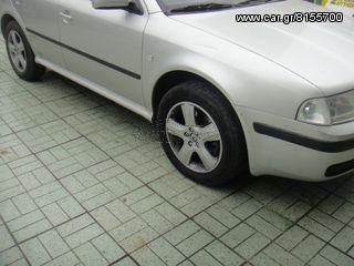 Ακομα ενας ευχαριστιμενος πελατης!!!ΣΕ 1 ΩΡΑ...βαφη δαγκανες σε οτι αποχρωση θελεις...-thumb-285