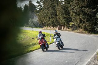 Piaggio Beverly 310 2026 Beverly ΣΑΝΤΟΡΙΝΗ ABS hpe 310-thumb-5