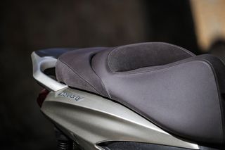 Piaggio Beverly 310 2026 Beverly ΣΑΝΤΟΡΙΝΗ ABS hpe 310-thumb-11