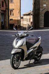 Piaggio Beverly 310 2026 Beverly ΣΑΝΤΟΡΙΝΗ ABS hpe 310-thumb-16