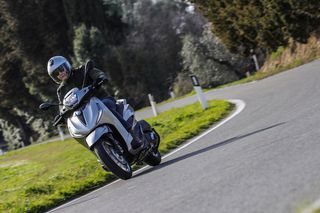 Piaggio Beverly 310 2026 Beverly ΣΑΝΤΟΡΙΝΗ ABS hpe 310-thumb-20
