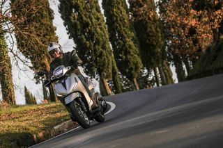 Piaggio Beverly 310 2026 Beverly ΣΑΝΤΟΡΙΝΗ ABS hpe 310-thumb-21