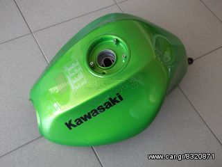 Kawasaki ER-6n 650/ER-6f-650 2007/2013 Ντεπόζιτο/Ρεζερβουάρ Βενζίνης σε άριστη κατάσταση!!!