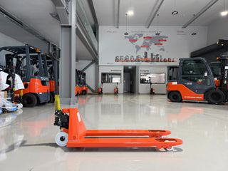 Toyota 2025 ΒΤ LHM230