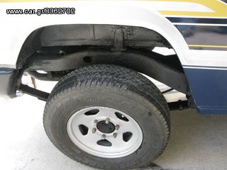 Mitsubishi pajero-thumb-18
