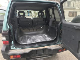 Mitsubishi pajero-thumb-6