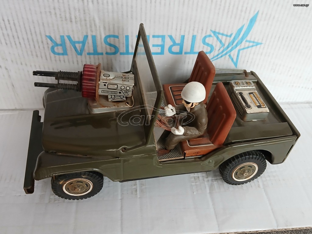 Στρατιωτικό τζιπάκι μπαταρίας