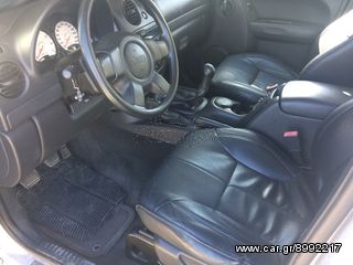 Jeep Cherokee  '04-thumb-3