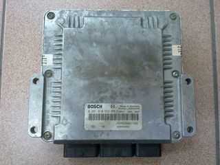  Opel Vivaro / Renault Traffic engine ECU / HOM8200051608 BOSCH 0281010632