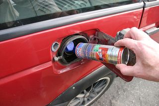 Προστατευτικό Καυσίμου Βενζίνης & Diesel Αφαιρεί Το Νερό Fuel Protect 300ml Liqui Moly-thumb-1