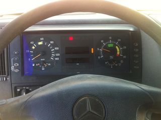 Ανατροπή Mercedes-Benz 2003 915-thumb-9