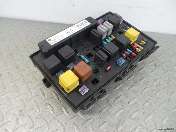 Ασφαλειοθήκη κινητήρα UEC για opel astra h, 13206753, 5dk00886823