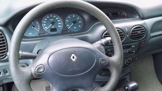 RENAULT MEGANE SCENIC-thumb-4